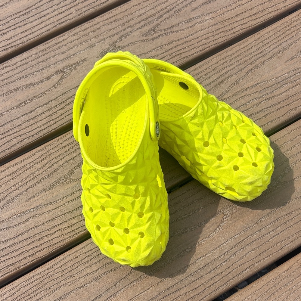 CROCS Kids Bright Yellow Textured Clog
